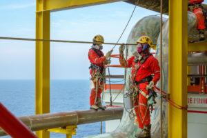 abseilers working on offshore pipelines